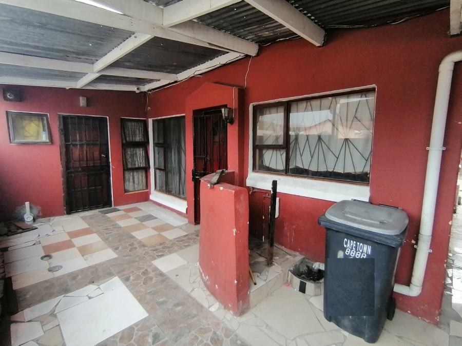 3 Bedroom Property for Sale in Ekuphumleni Western Cape